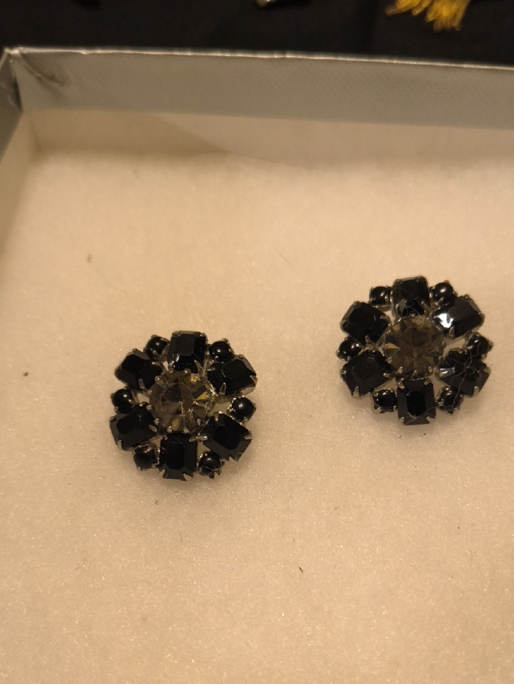 Black Crystal Floral Stud Earrings - Women Jewelry Weiss Earrings